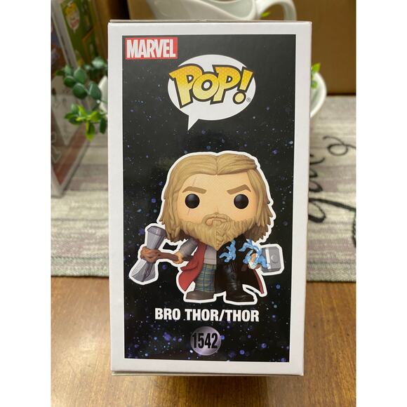 Funko Pop Marvel:  The Infinity Saga - Bro Thor/Thor - Picture 4 of 6